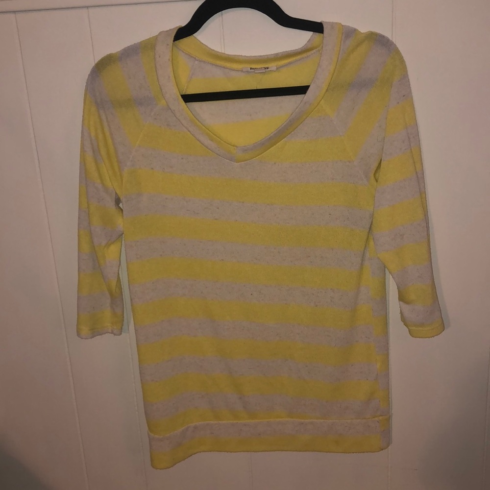 Yellow/cream sweater